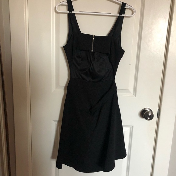 Black backless dress - Picture 2 of 2